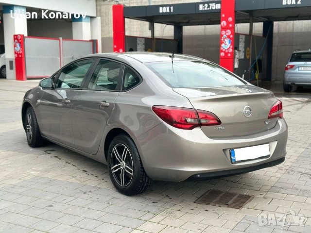 Opel Astra J ТОП!, снимка 4 - Автомобили и джипове - 53810146