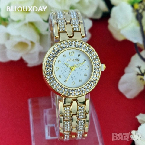 водоустойчив дамски часовник guess от медицинска стомана 
