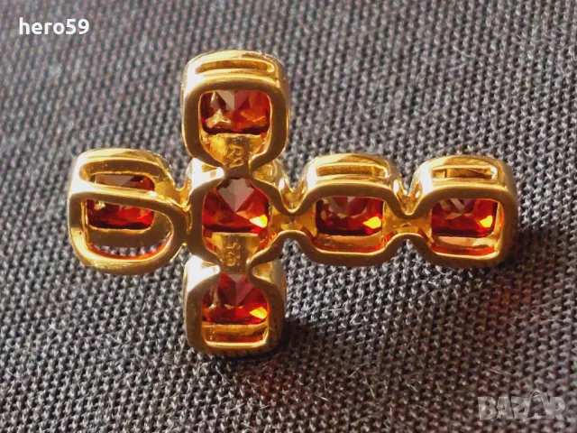 Прекрасен сребърен позлатен кръст с гранати, снимка 12 - Колиета, медальони, синджири - 49438588