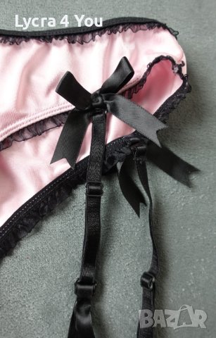 М розови сатенирани изрязани бикини/бразилиани с черни жартиери, снимка 3 - Бельо - 40501245