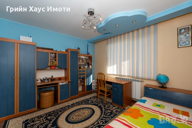 Елегантен, просторен и изключително перспективен имот в сърцето на с. Граф Игнатиево, снимка 14 - Къщи - 52485999