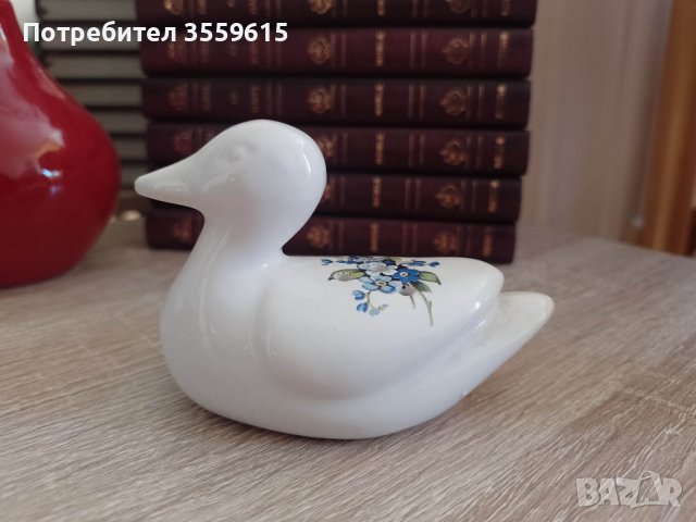 порцеланова статуетка на патица от Женева