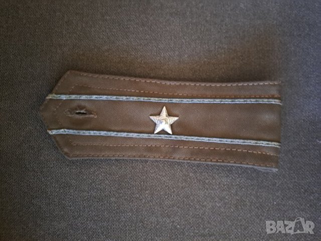 Военни атрибути пагони, знаци и др., снимка 18 - Антикварни и старинни предмети - 40783280