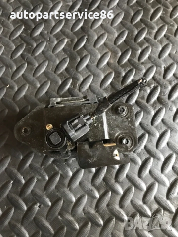 Механизъм за заключване на ляв заден капак за Jeep Grand Cherokee (2002) 044060, снимка 2 - Части - 53511329