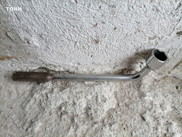 Ключ 22 за джанти