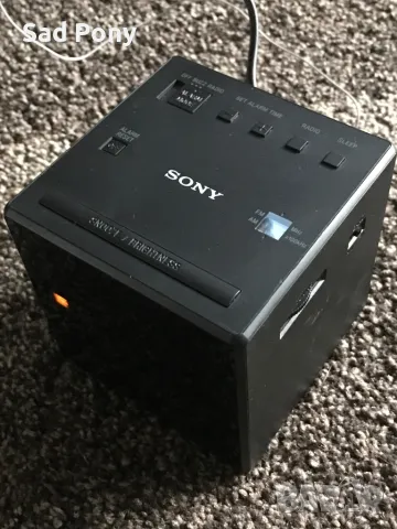 Sony ICF-C1 радио с будилник, снимка 2 - Радиокасетофони, транзистори - 49025274