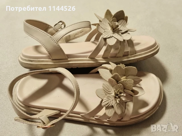 Бежови сандали за момиче 35 , снимка 4 - Детски сандали и чехли - 51133971