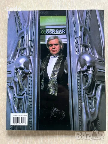 HR Giger ARh+ арт книга, снимка 2 - Списания и комикси - 56348665