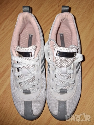 Дамски маратонки Adidas , снимка 4 - Маратонки - 53036350