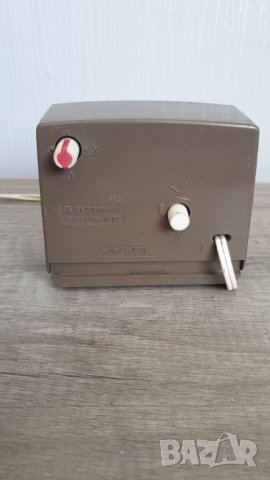 Стар немски будилник на ток, снимка 5 - Антикварни и старинни предмети - 41857065