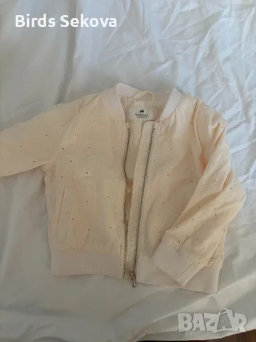 Продавам красиво и леко детско яке / бомбърче марка H&M 
