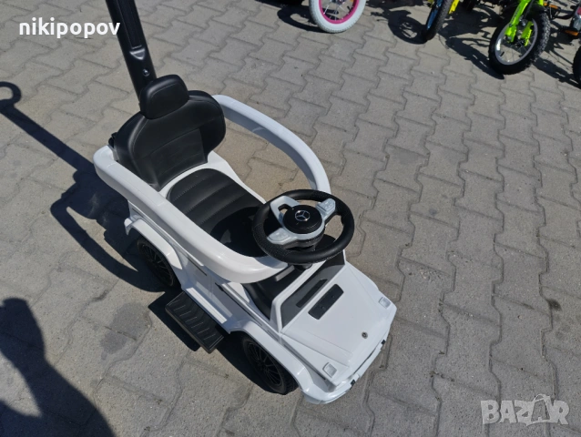 MERCEDES Кола за яздене с дръжка Mercedes-benz G350d бял, снимка 2 - Детски велосипеди, триколки и коли - 53564884