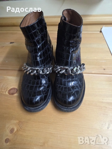 Дамски кожени боти GIVENCHY 