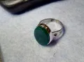 АВТОРСКИ СКЪПОЦЕНЕН СРЕБЪРЕН ПРЪСТЕН СРЕБРО 800 с ШЛИФОВАН ЗЕЛЕН ОНИКС и ЩЕМПЕЛ на ЮВЕЛИРА 47966, снимка 3