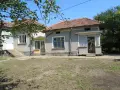 Продавам къща с 2.5 дка двор в село Селановци, снимка 1