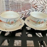 Два броя красиви малки чашки за кафе с подложни чинийки + 2 бонус със забележки, снимка 1 - Чаши - 36277589