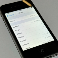 Смартфон Apple iPhone 4, 8GB, Black, снимка 4 - Apple iPhone - 44796258