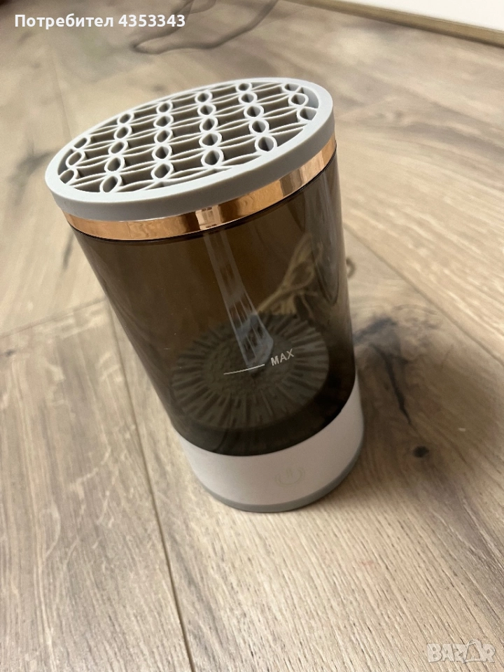 Уред за почистване на четки за грим, снимка 1