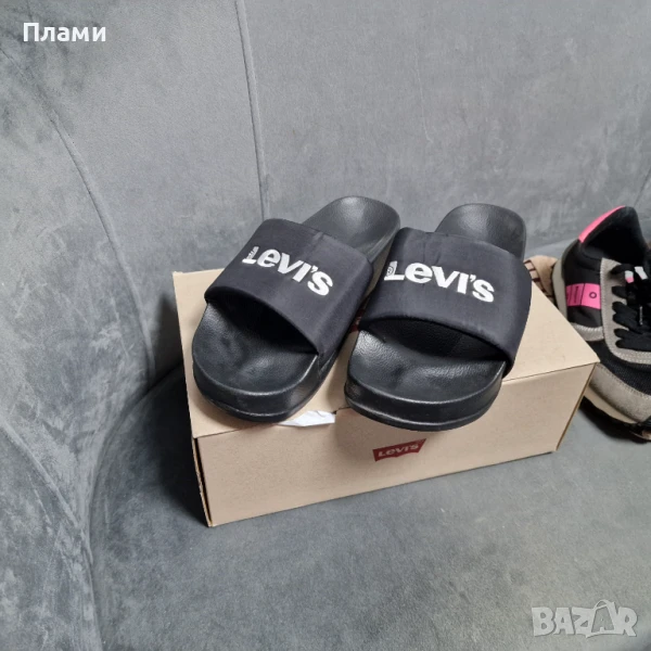 Дамски чехли Levi's, снимка 1