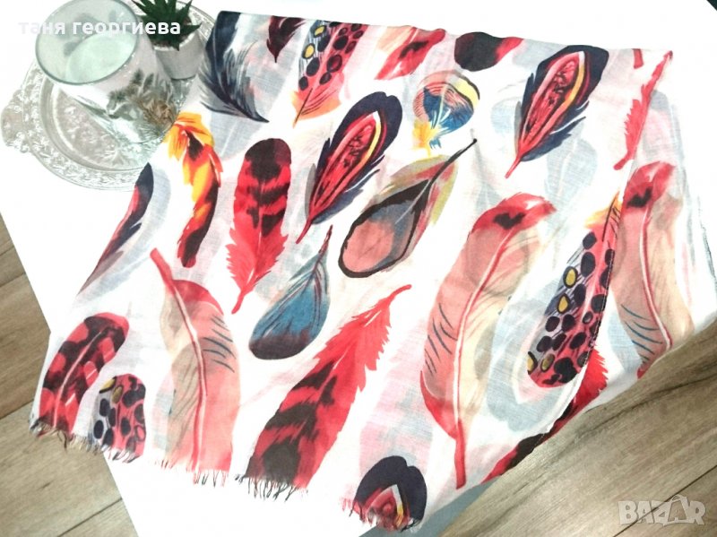 Дамски шал на пера, снимка 1