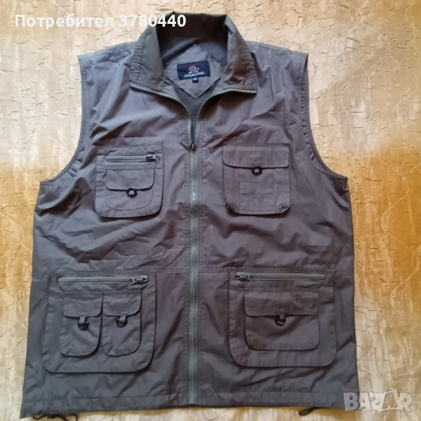 Елек размер XL с 10 джоба, снимка 1