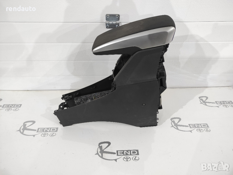Подлакътник с конзола Toyota Verso 2009-2013 58833-0F010 58828-0F010, снимка 1
