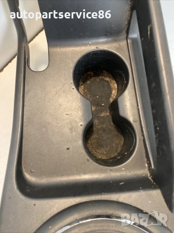 Облицовка около скоростния лост с държач за чаши за KIA Sportage (2011) 84651-3W910, снимка 2 - Части - 53380802