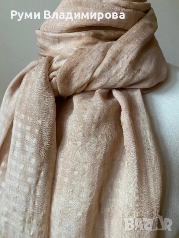 Бежов шал Henry Cotton's от 85 % памук и 15 % коприна, снимка 4 - Шалове - 52770415