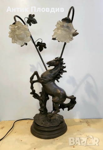 Декоративна настолна лампа с фигура на кон, снимка 2 - Настолни лампи - 53108292