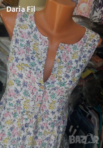 Бяла рокля в сини и розови цветчета на волани, снимка 2 - Рокли - 41535380