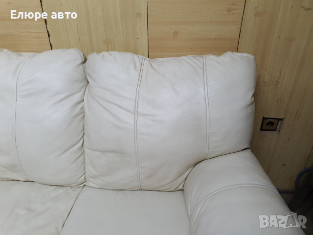 Бял кожен диван, снимка 2 - Дивани и мека мебел - 36485855