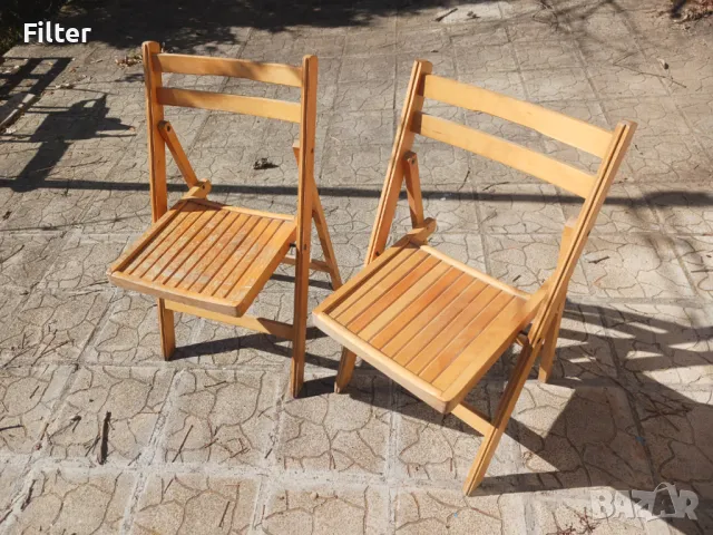 Дървени сгъваеми столове