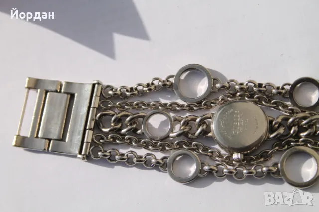 Дамски часовник гривна ''Guess'', снимка 7 - Дамски - 49546707