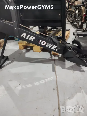 Чисто нов гребен тренажор (тип concept 2), снимка 2 - Фитнес уреди - 42825904