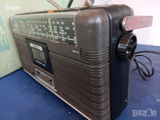 BERLIN DELUXE TR-806LS Радиокасетофон, снимка 8 - Радиокасетофони, транзистори - 44588750