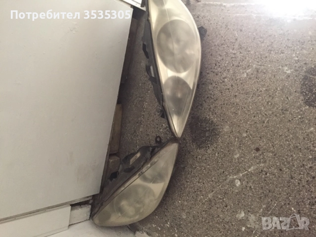 Peugeot 307 - Ляв и десен фар , Фарове 