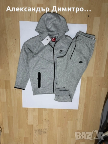 Nike Tech Fleece сив