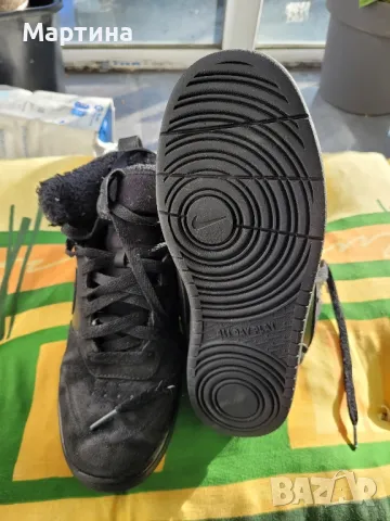 Оригинални маратонки Nike, снимка 4 - Маратонки - 48763626