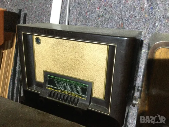 Стари радио апарати, снимка 10 - Антикварни и старинни предмети - 49729227