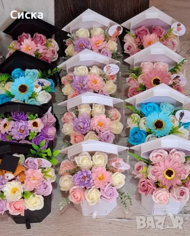 Предлагам ви букети шапка със сапунени цветя за абитуриенти/абсолвенти.               , снимка 3 - Подаръци за жени - 50237598