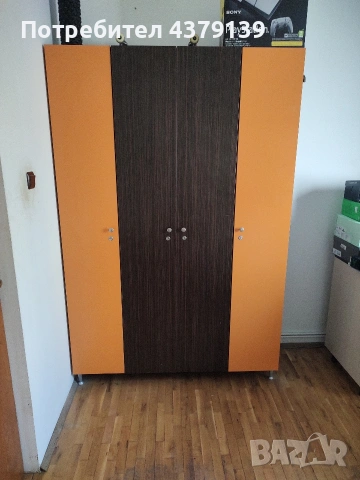 Гардероб 4 крила с ключалка на всяко крило
