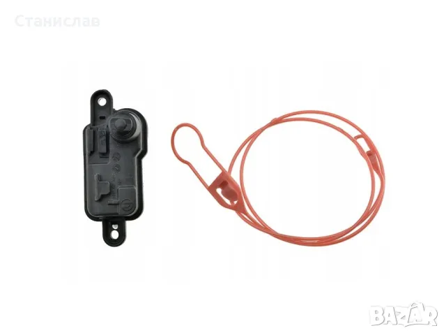 Audi A4 B9 Моторче за заключване на резервоар , снимка 3 - Части - 50187391