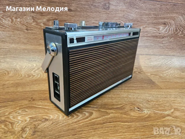 Радио Universum TR 2334 – Немска транзисторна класика в отлично състояние (1970s), снимка 8 - Радиокасетофони, транзистори - 55809876