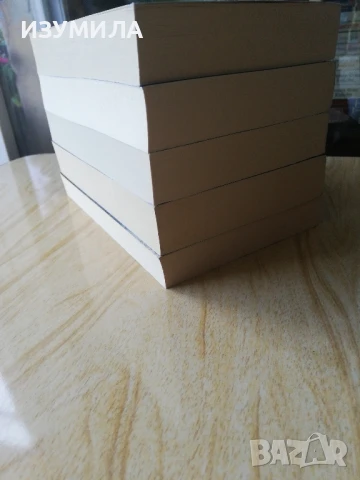 Прилепът / Немезида / Пентаграма / Фантом / Снежния човек - Ю Несбьо, снимка 3 - Художествена литература - 51055025