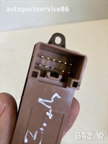 Бутон за заден десен прозорец за Mazda CX-7 2.2 MZR CD 173HP (2011) EH6366380, снимка 2 - Части - 53624725