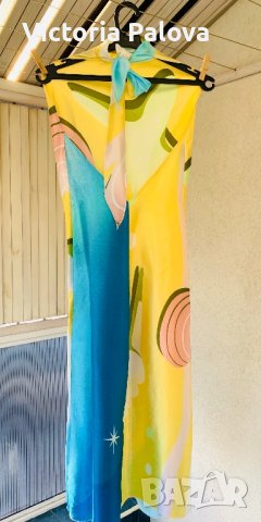 Рокля с открит гръб