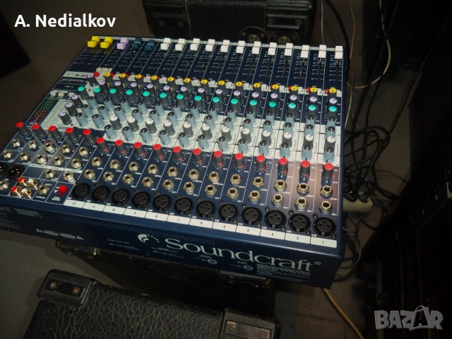 Soundcraft EFX12 audiomixer, снимка 9 - Други - 53531311
