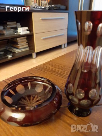 Ваза и пепелник червен кристал винтидж, снимка 3 - Вази - 34463539