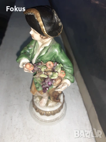 Статуетка порцелан маркировки Capodimonte, снимка 2 - Антикварни и старинни предмети - 53422996