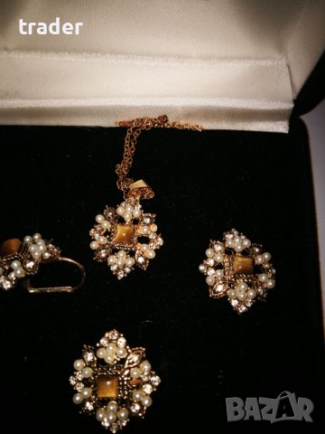 Позлатени бижута със Swarovski  камъни - BUGOR Classic Collection, снимка 2 - Колиета, медальони, синджири - 44623288